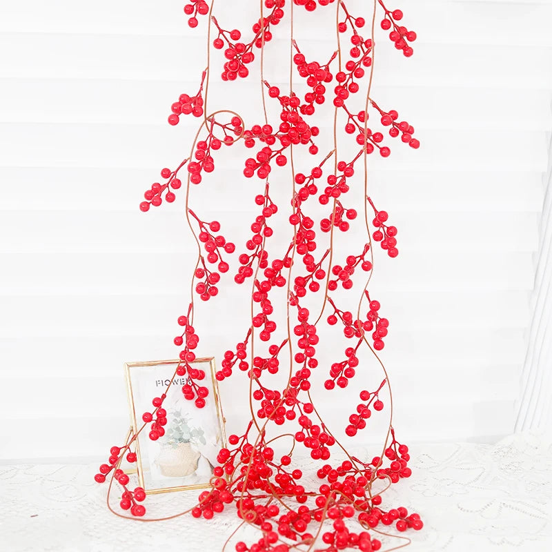 Artificial Berry & Leaf Vine Christmas Wreath – 205cm Décor Artificial Christmas Wreath Babs