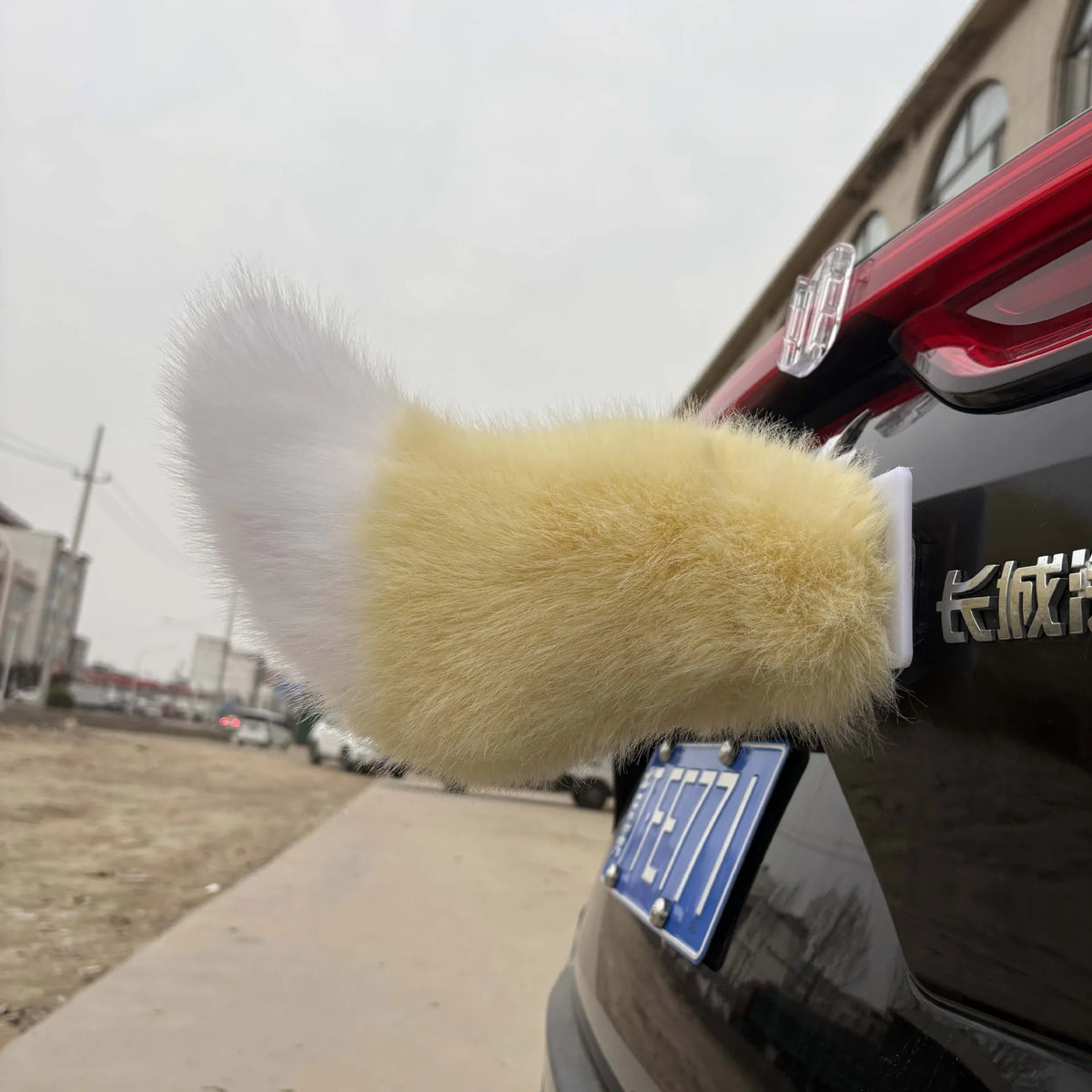 Electric Wagging Faux Fox Tail Car Ornament | Remote Control Car Exterior Ornament Babs 8