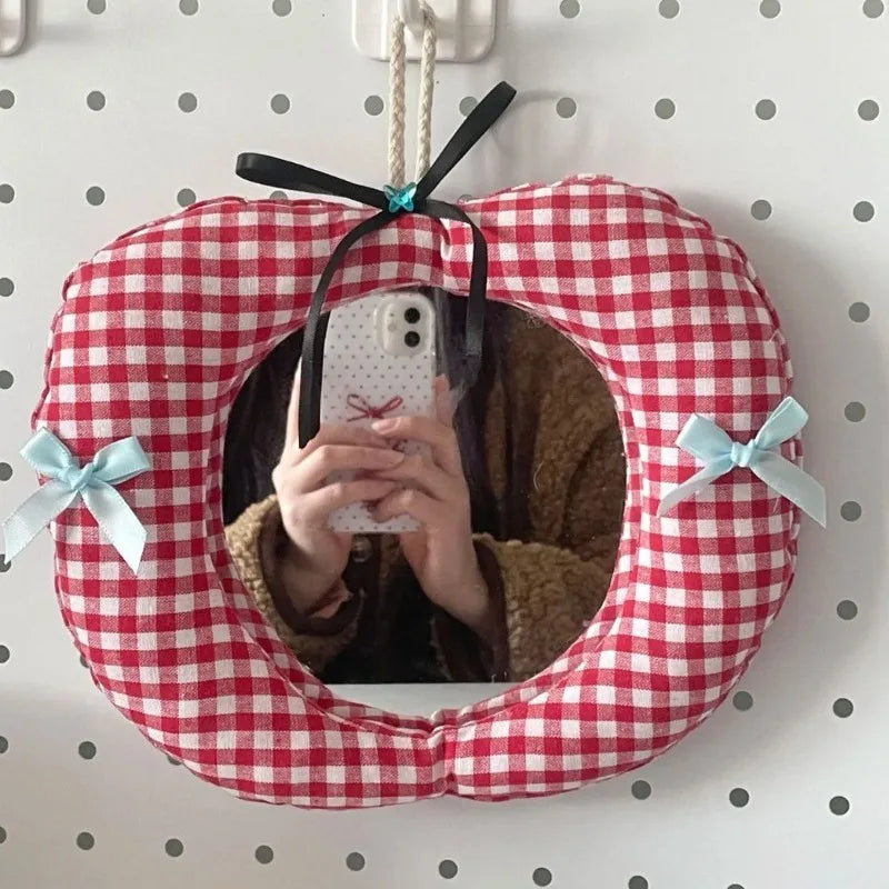 Apple-Shaped Decorative Mirror – Elegant Bedroom Wall Décor Decorative Wall Mirror Babs
