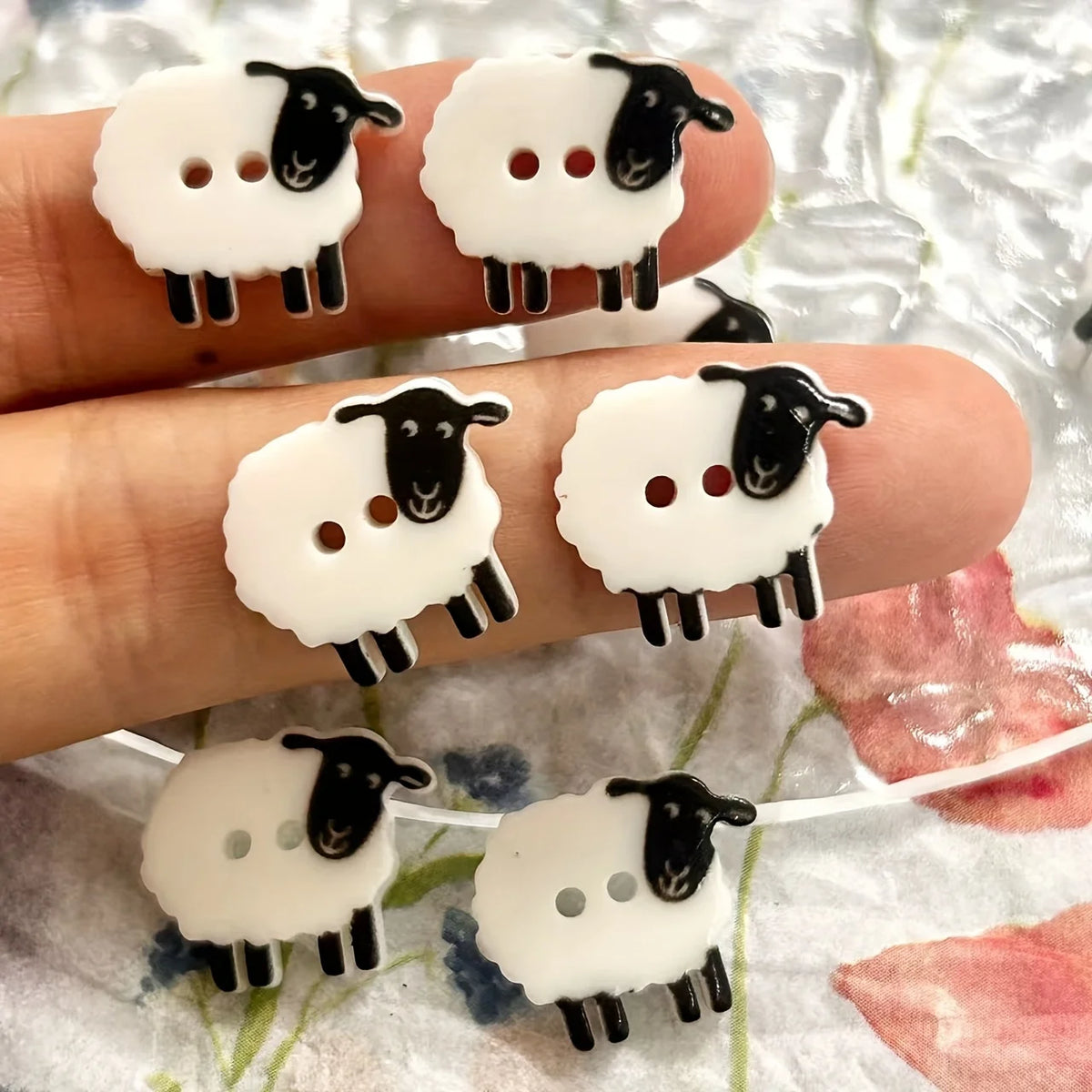 Sheep-Shaped Resin Buttons | 2-Hole DIY Fabric Buttons Novelty Craft Buttons Babs