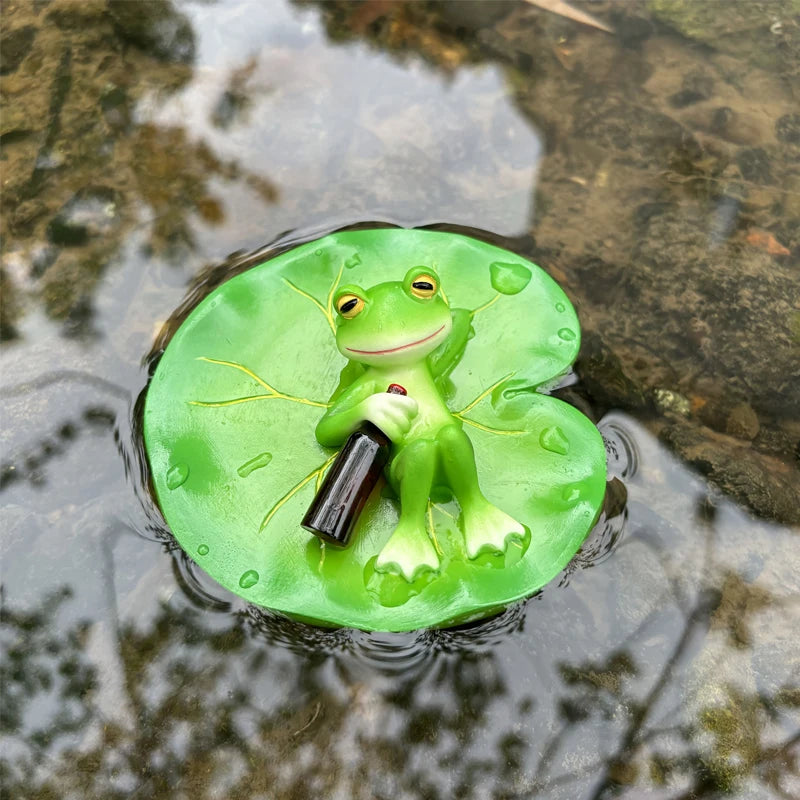 Floating Frog Pond Ornament – Resin Garden Figurine Statue Garden Figurine Babs Floating Frogs