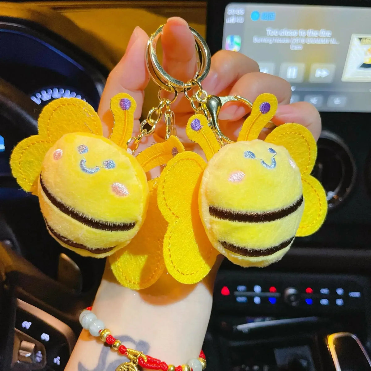 Cute Plush Bee Keychain – Soft Doll Pendant for Bags & Keys Plush Keychain Charm Babs