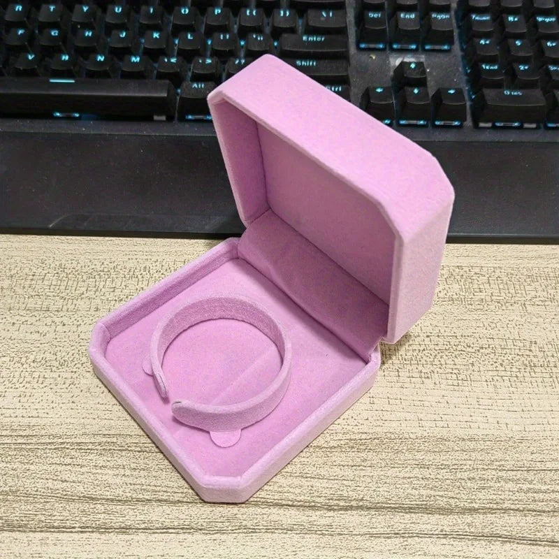 Velvet Octagonal Bracelet Jewelry Box – Elegant Gift Display Jewelry Display Box Babs pink
