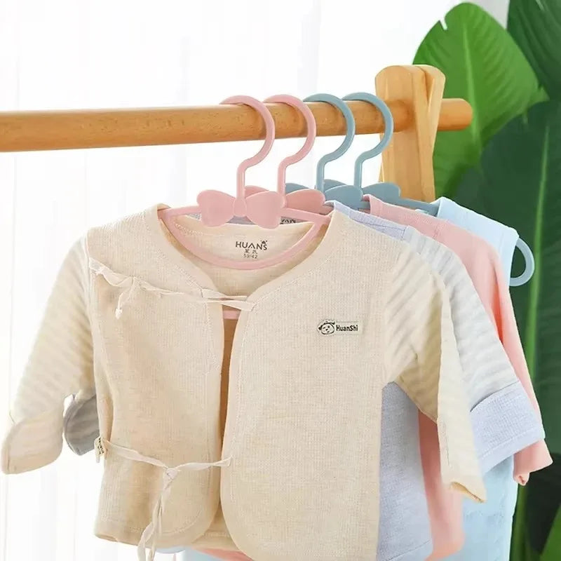 20pcs Kids Plastic Hangers – Children's Closet Organizer Children's Clothing Hangers Babs