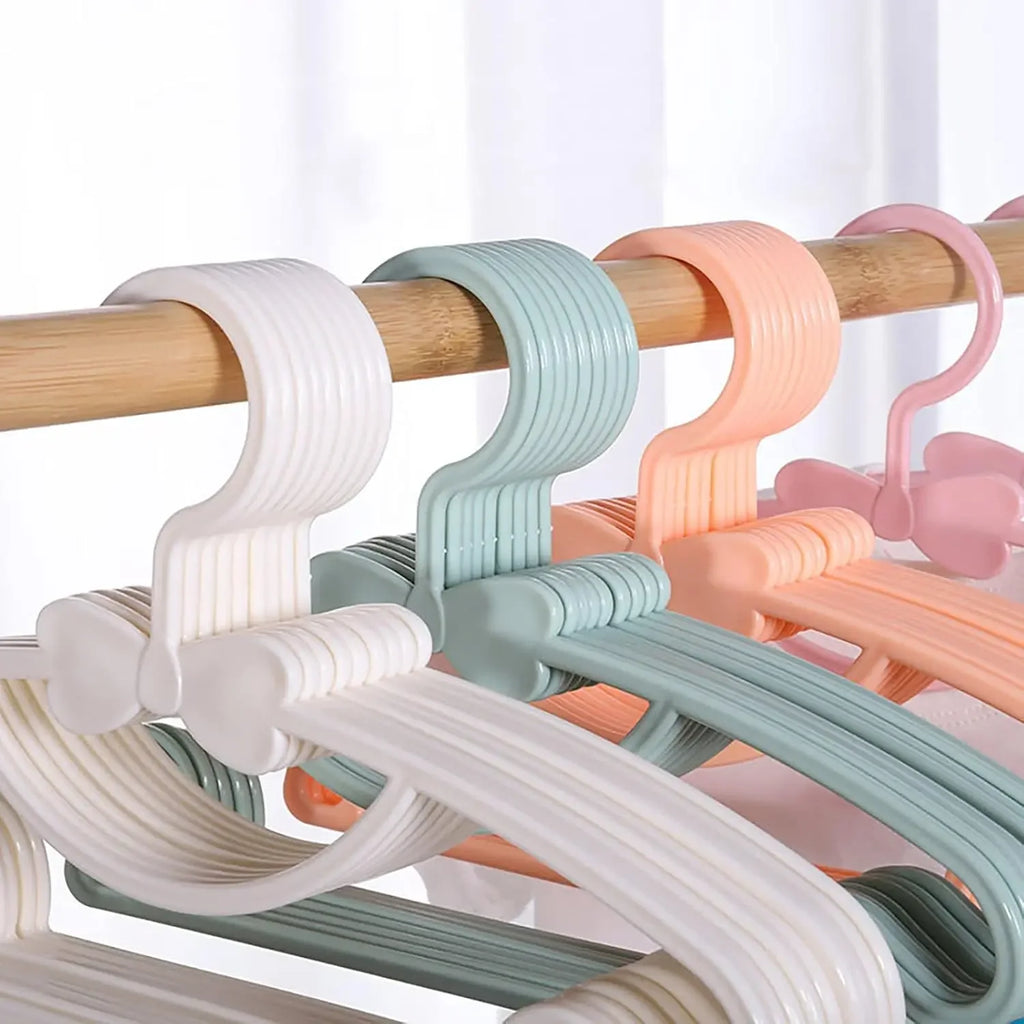 Baby & Kids Windproof Plastic Clothes Hangers – 10/30/50 Pack Clothing Hangers Babs