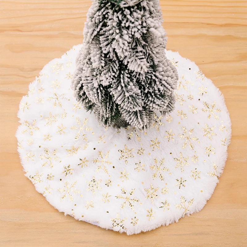 Mini 40cm Christmas Tree Skirt – White Snowflake Faux Fur Mat Christmas Tree Skirt Babs