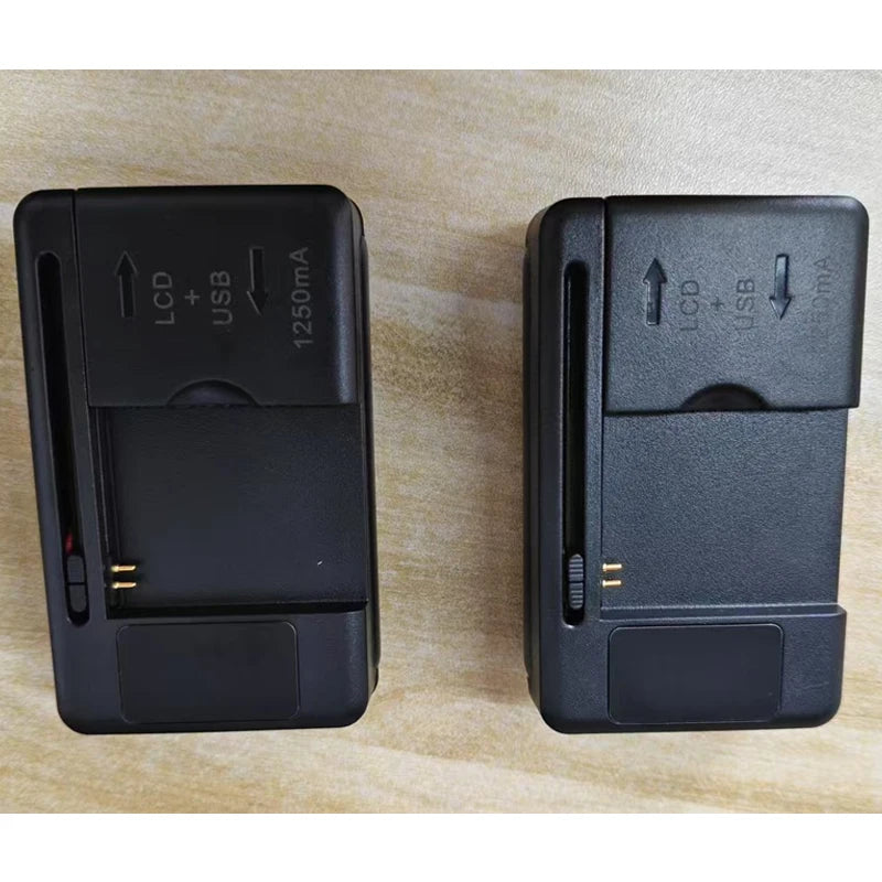 Universal 2-in-1 LCD Battery Charger with USB – US/UK/EU Plug Battery Charger Babs