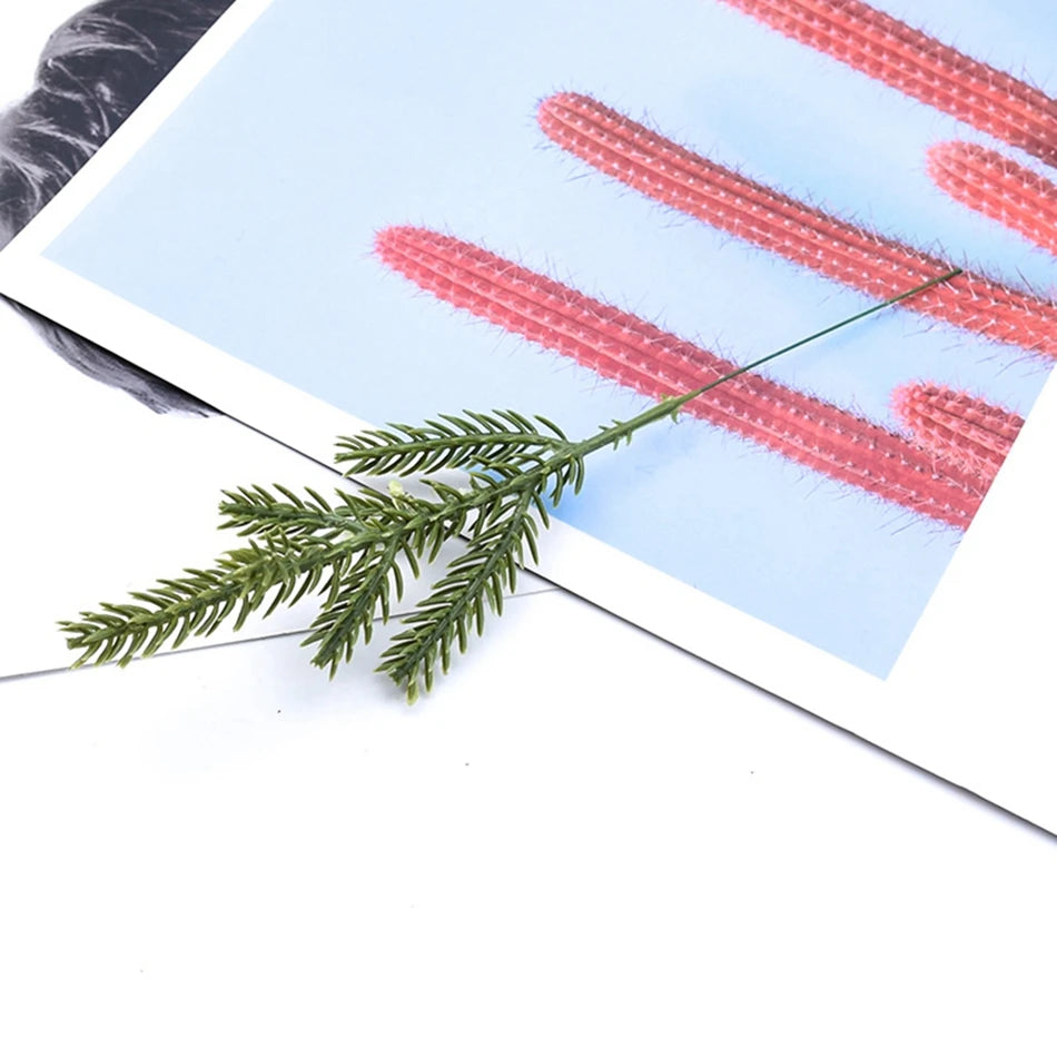 50/100pcs Artificial Pine Needle Branches – Christmas DIY Décor Artificial Pine Branches Babs
