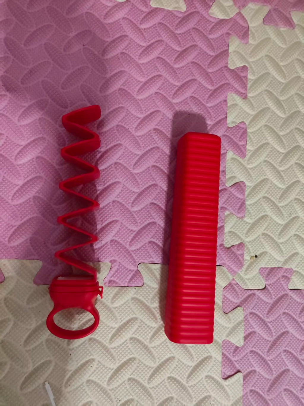 Easy Release Press Ice Cube Mold – Eco-Friendly & Reusable Ice Cube Mold Babs Red