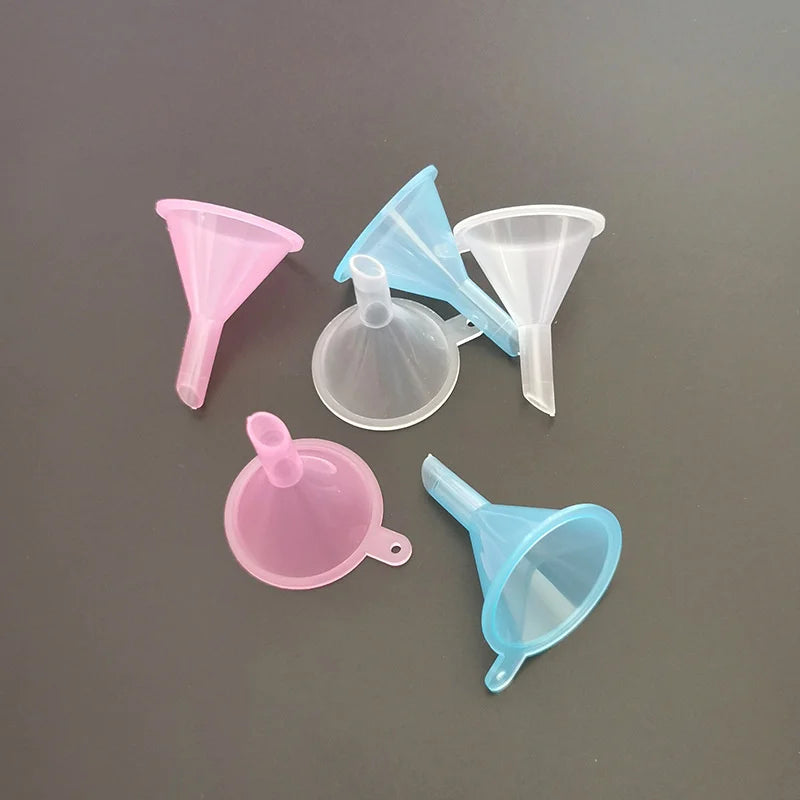 6pcs Mini Plastic Funnels – Perfume, Lotion & Lab Use Mini Portioning Funnels Babs 6pcs
