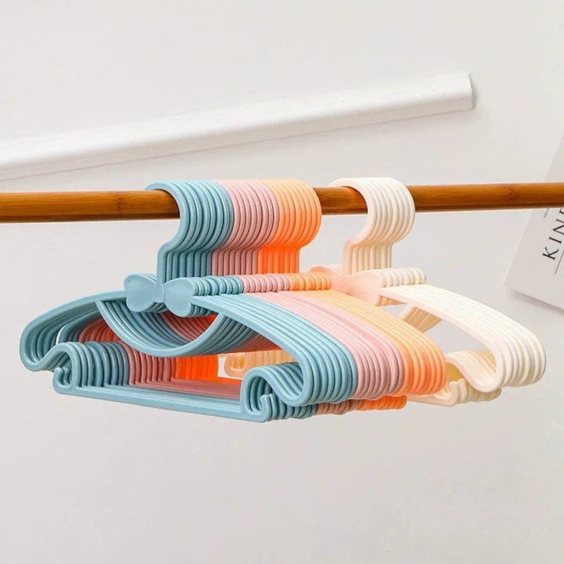 10-Pack Plastic Clothes Hangers – Closet & Coat Organizer Clothes Hangers Babs
