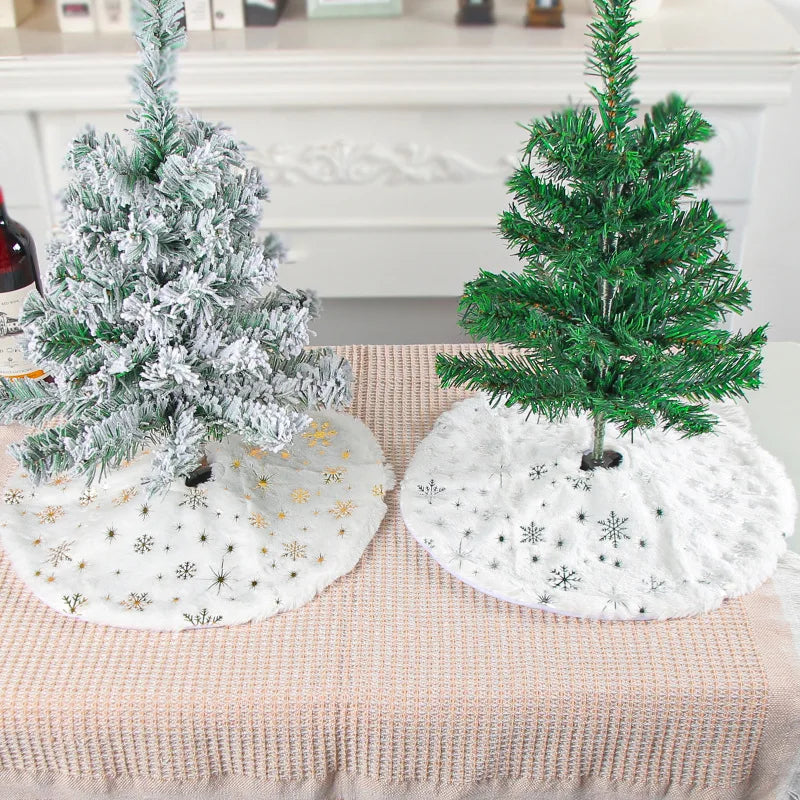 Mini 40cm Christmas Tree Skirt – White Snowflake Faux Fur Mat Christmas Tree Skirt Babs