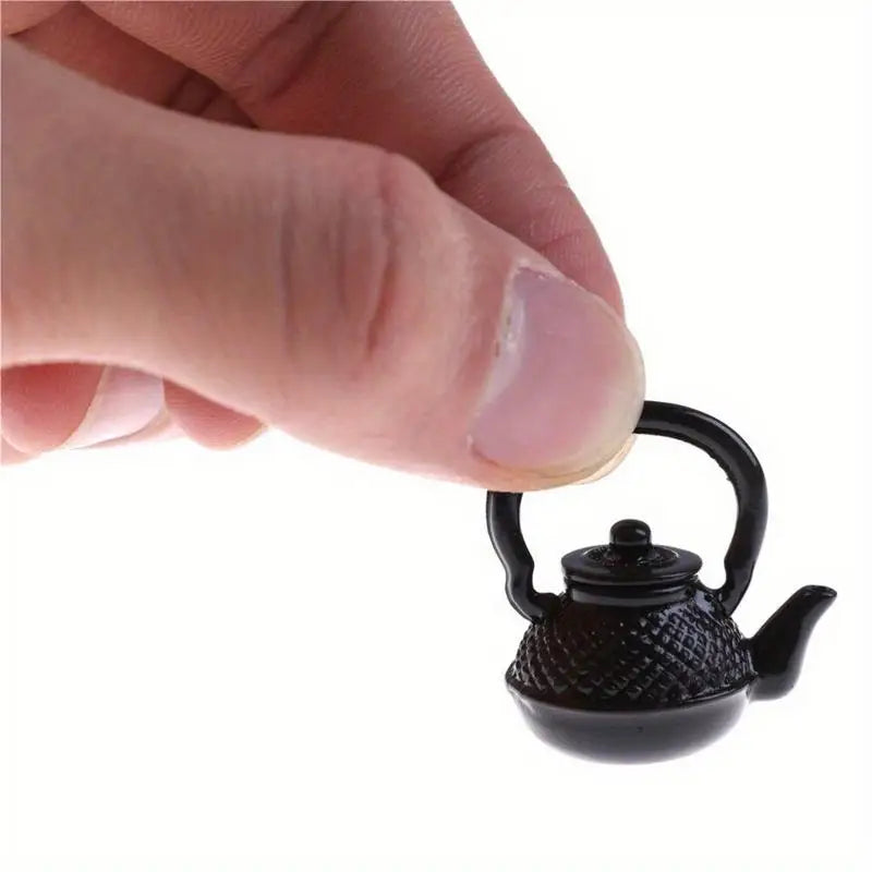 1:12 Dollhouse Miniature Metal Kettle – Kitchen Decor & Gift Dollhouse Accessory Babs Black