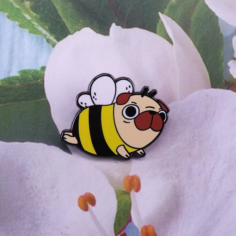 Pug Bee Mashup Brooch Pin – Fun Backpack Badge Decoration Brooch Pin Badge Babs