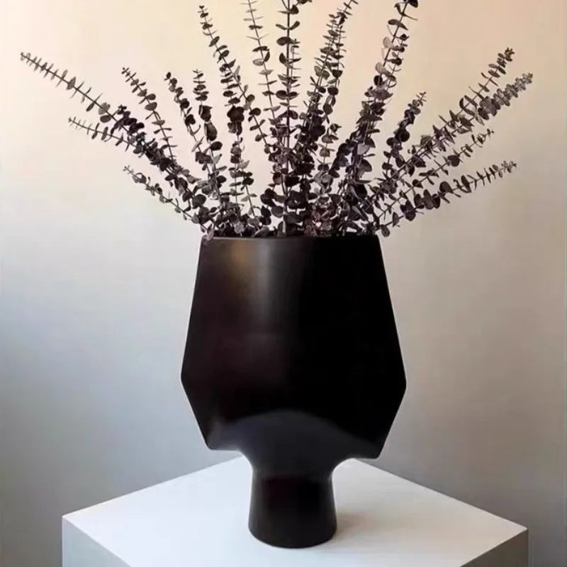 Modern Resin Vase – Elegant Luxury Table Décor | Black & Red Decorative Vase Babs