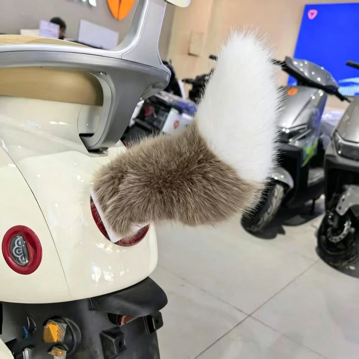 Electric Wagging Fox Tail Car Decor – Sound & Remote Control Car Tail Decoration Babs Khaki 10PCS