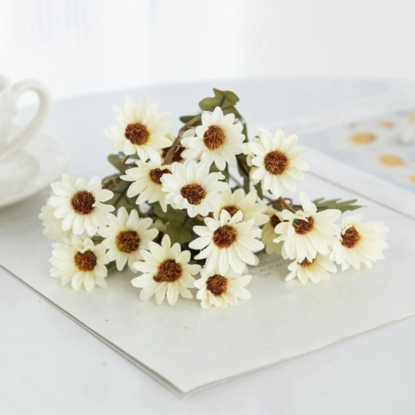 Small Daisy Silk Artificial Flowers – Wedding & Home Décor Artificial Flowers Babs WHITE 1pc